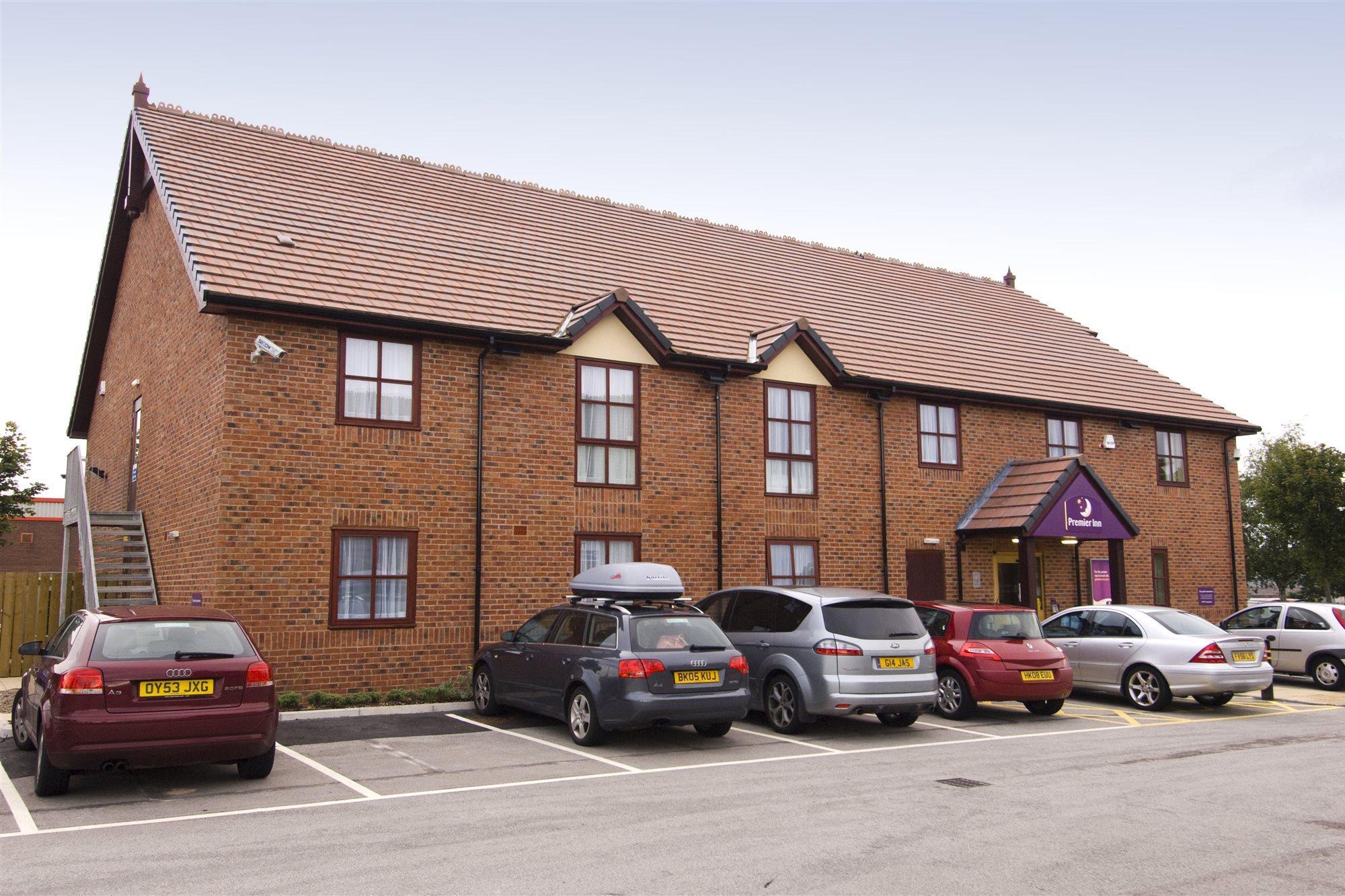 Premier Inn Crewe Central ภายนอก รูปภาพ