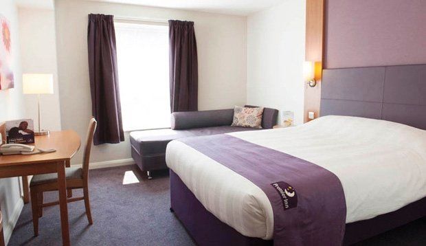 Premier Inn Crewe Central ภายนอก รูปภาพ